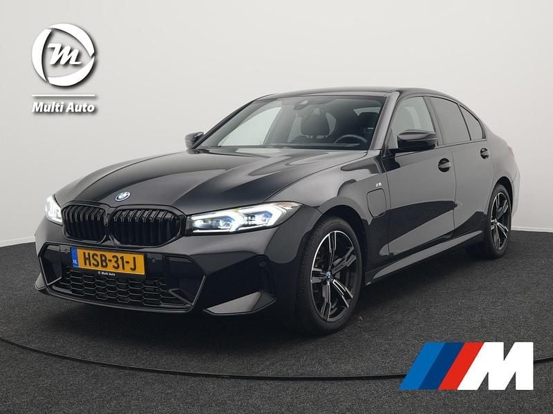 Zwart Gebruikt 2023 BMW 330e M Sport Sedan | € 42.430 (Super prijs) - Afbeelding 1/4