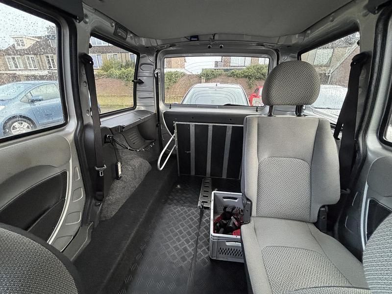 Occasion Fiat Doblò 104 PK (76 kW) 2005 Grijs MPV