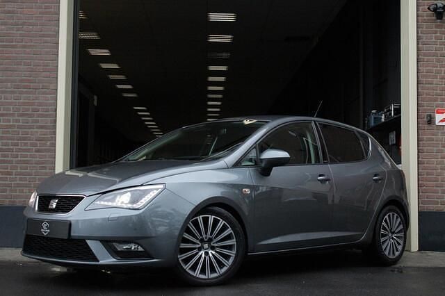 Grijs (metallic) Occasion 2016 Seat Ibiza CONNECT Hatchback | € 7.990 (Eerlijke prijs) - Afbeelding 1/4