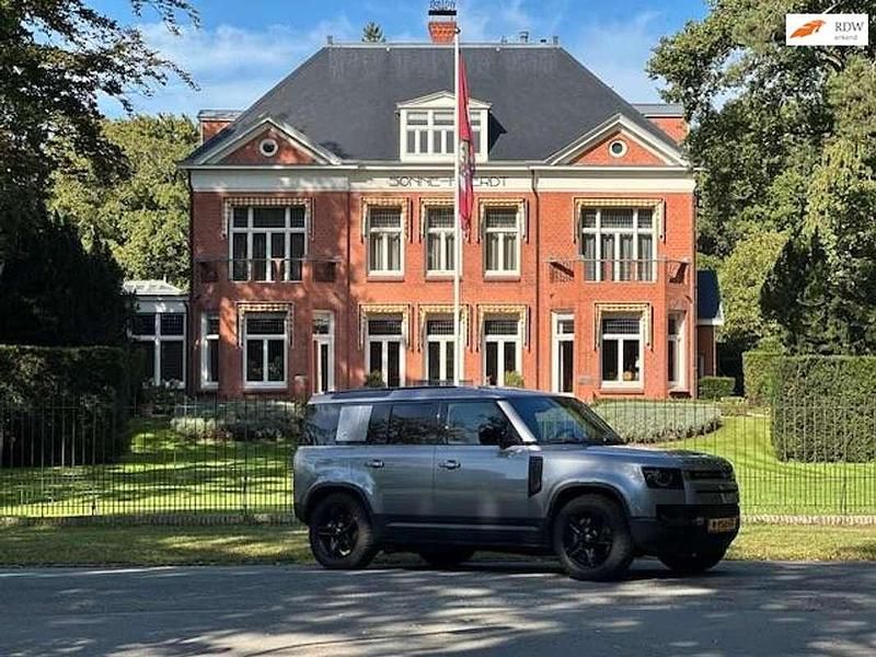 Grijs Gebruikt 2021 Land Rover Defender SUV | € 78.350 (Eerlijke prijs) - Afbeelding 1/4