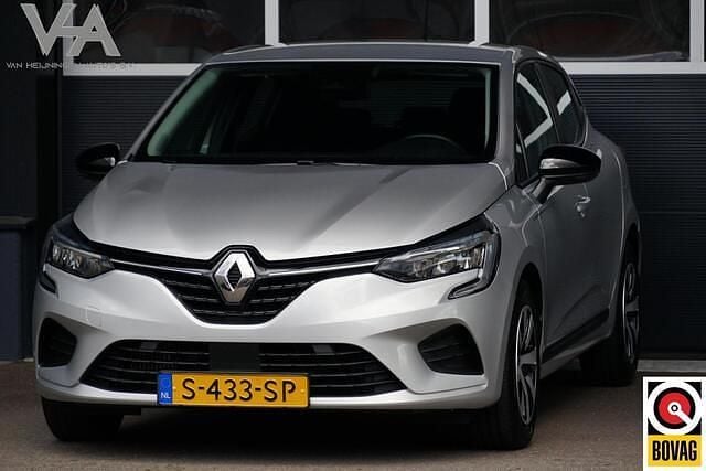 Grijs Gebruikt 2023 Renault Clio V Equilibre Hatchback | € 15.950 (Goede deal) - Afbeelding 1/4