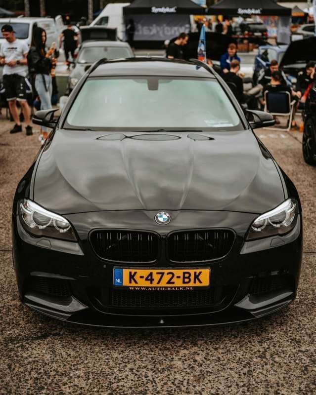 Zwart Gebruikt 2014 BMW 520 Executive Stationwagen | € 14.999 - Afbeelding 1/4