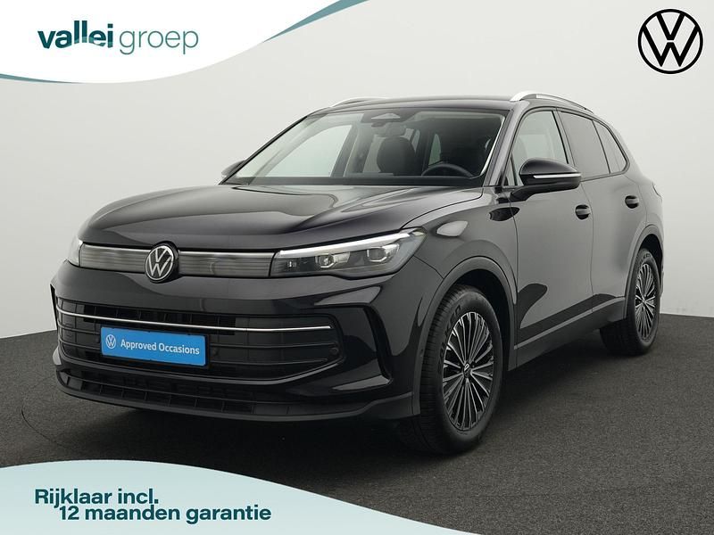 Zwart Gebruikt 2024 VW Tiguan Edition SUV | € 41.700 (Eerlijke prijs) - Afbeelding 1/4