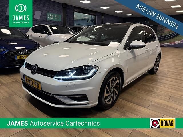 Wit Occasion 2017 VW Golf VII Highline Hatchback | € 16.950 (Eerlijke prijs) - Afbeelding 1/4