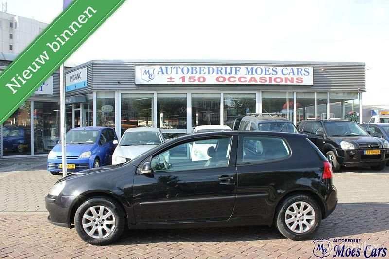 Zwart Gebruikt 2006 VW Golf V Business Hatchback | € 2.950 (Eerlijke prijs) - Afbeelding 1/4