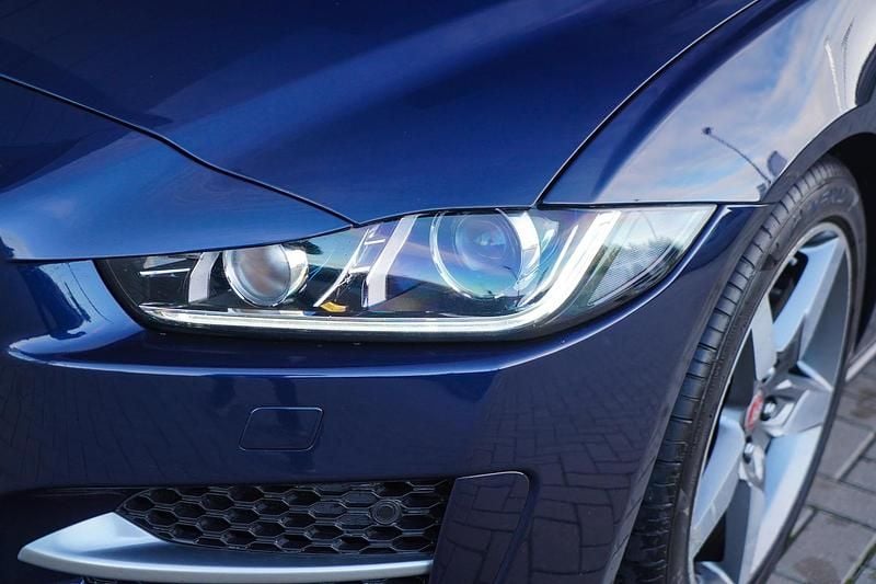 Occasion Jaguar XE R-Sport 200 PK (147 kW) 2019 Blauw Sedan