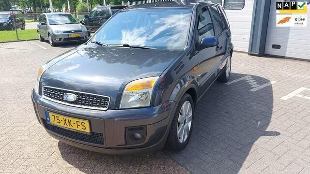 Grijs Gebruikt 2007 Ford Fusion Futura MPV | € 2.000 (Eerlijke prijs) - Afbeelding 1/4