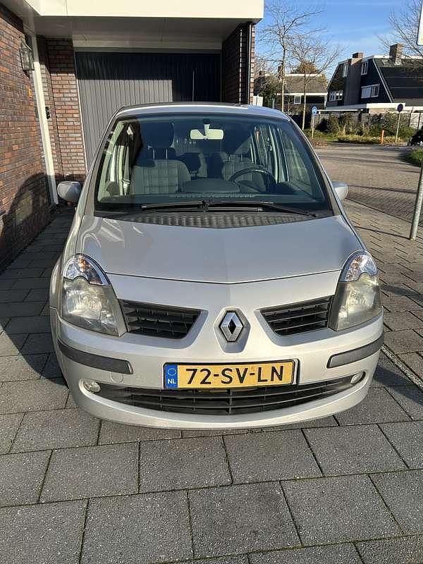Grijs Gebruikt 2006 Renault Modus Luxe MPV | € 1.799 (Iets duurder) - Afbeelding 1/4