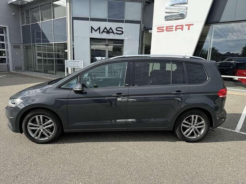 Grijs Gebruikt 2017 VW Touran R MPV | € 16.900 (Eerlijke prijs) - Afbeelding 1/4