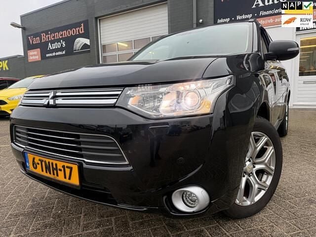 Zwart Gebruikt 2014 Mitsubishi Outlander Instyle SUV | € 6.899 (Super prijs) - Afbeelding 1/4