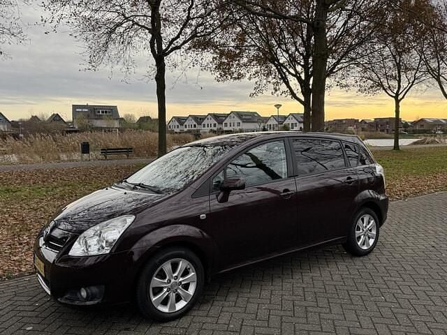 Rood Gebruikt 2009 Toyota Verso Luna MPV | € 4.995 (Goede deal) - Afbeelding 1/4