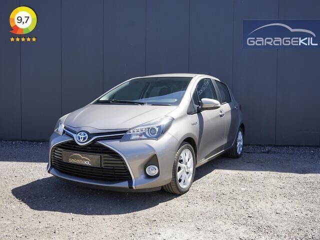 Grijs Gebruikt 2015 Toyota Yaris Hatchback | € 13.495 (Eerlijke prijs) - Afbeelding 1/4