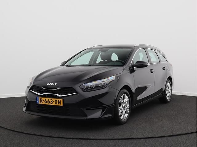Zwart Occasion 2022 Kia Ceed Sportswagon Stationwagen | € 14.950 (Goede deal) - Afbeelding 1/4