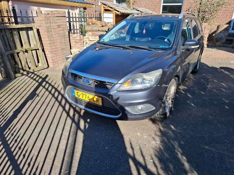 Grijs Gebruikt 2009 Ford Focus Limited Stationwagen | € 2.200 (Eerlijke prijs) - Afbeelding 1/4