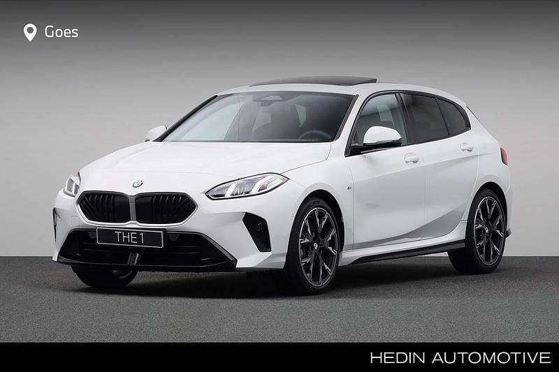 Wit Gebruikt 2025 BMW 120 M Sport Hatchback | € 40.880 (Duur) - Afbeelding 1/4