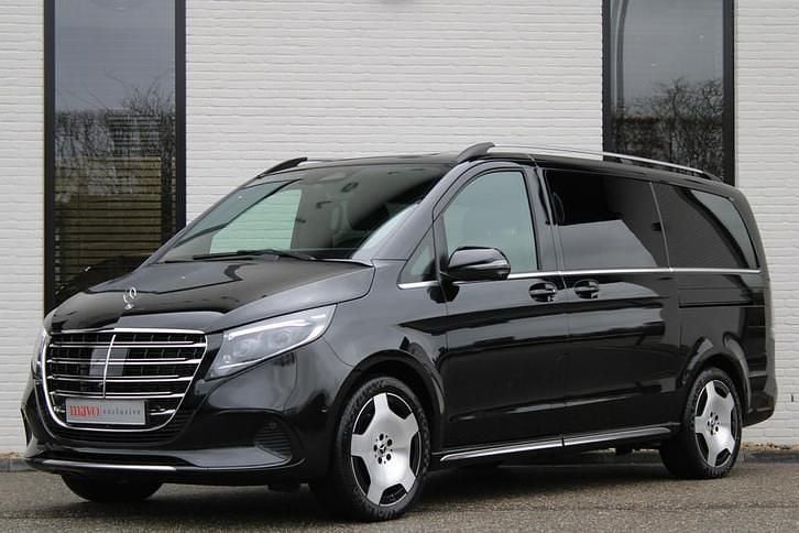 Occasion Mercedes V300 Exclusive 241 PK (177 kW) 2024 Zwart (metallic) MPV