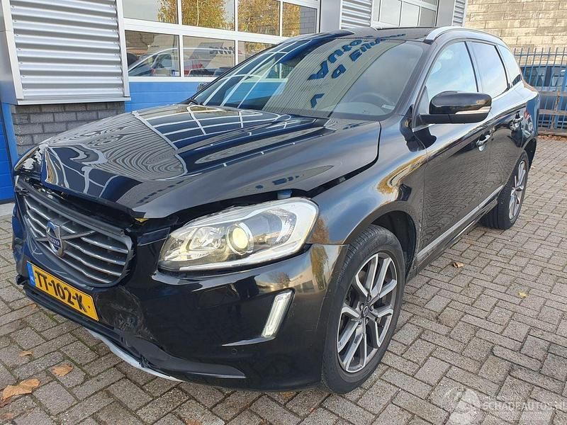 Zwart Gebruikt 2017 Volvo XC60 SUV | € 8.250 (Super prijs) - Afbeelding 1/4