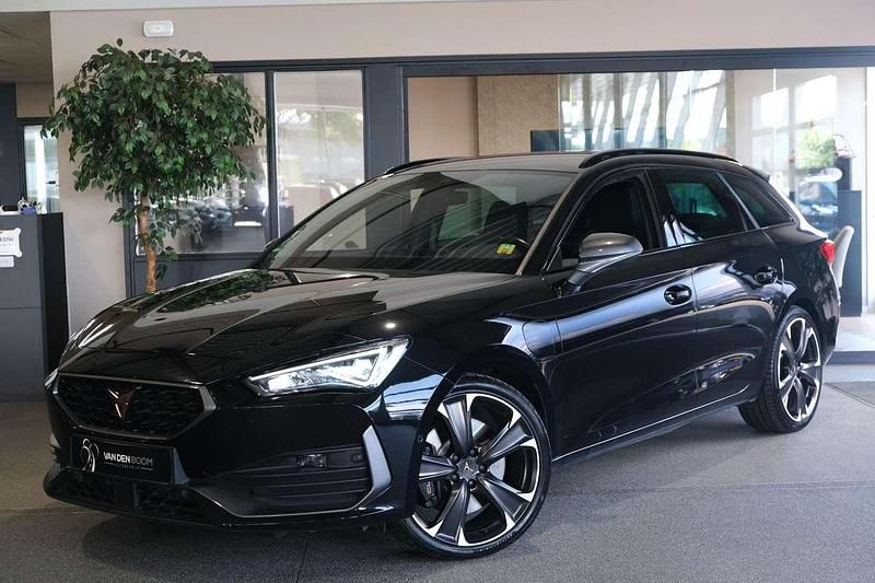 Zwart Gebruikt 2022 Cupra Leon VZ2 Stationwagen | € 22.950 (Super prijs) - Afbeelding 1/4