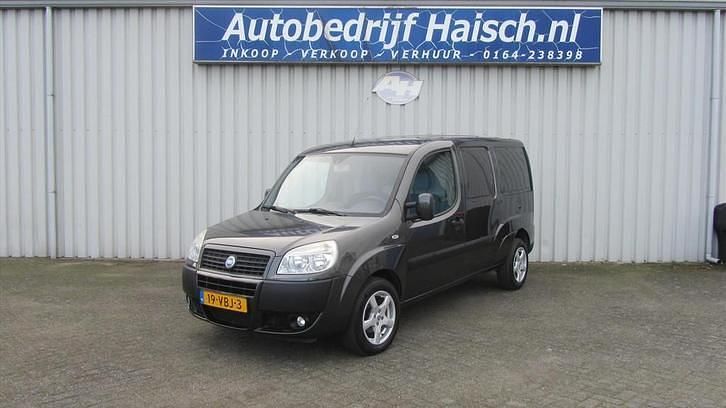 Occasion Fiat Doblò 105 PK (77 kW) 2006 Grijs MPV