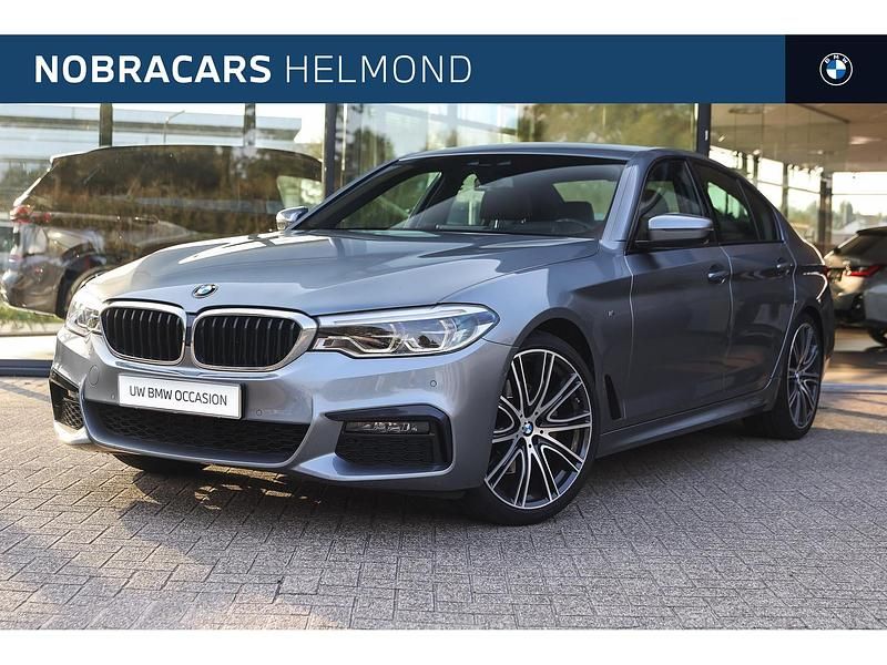 Grijs Gebruikt 2020 BMW 520 Executive Sedan | € 33.950 (Eerlijke prijs) - Afbeelding 1/4