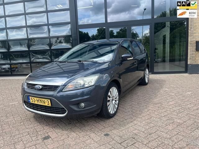 Grijs Gebruikt 2009 Ford Focus Titanium Stationwagen | € 1.950 (Goede deal) - Afbeelding 1/4