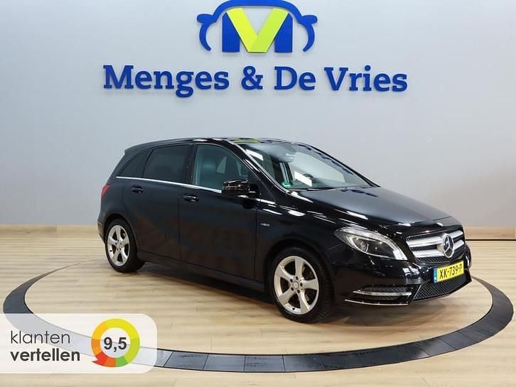 Occasion Mercedes B180 123 PK (90 kW) 2012 Zwart (metallic) MPV