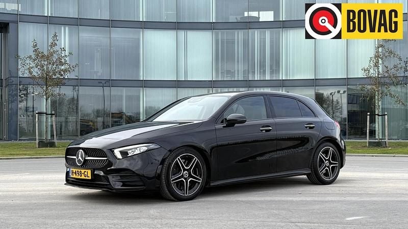 Zwart Gebruikt 2019 Mercedes A250 Premium Hatchback | € 24.880 (Eerlijke prijs) - Afbeelding 1/4