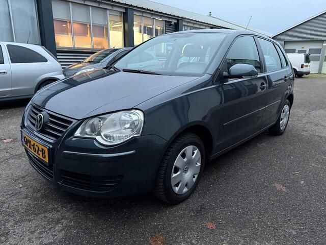 Grijs Gebruikt 2008 VW Polo Trendline Hatchback | € 3.750 (Eerlijke prijs) - Afbeelding 1/4