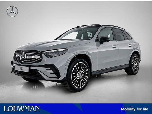 Grijs Nieuw 2026 Mercedes GLC300 Sport Edition SUV | € 94.527 - Afbeelding 1/4