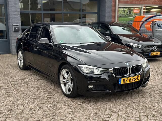 Occasion BMW 330 Executive 184 PK (135 kW) 2018 Zwart Sedan
