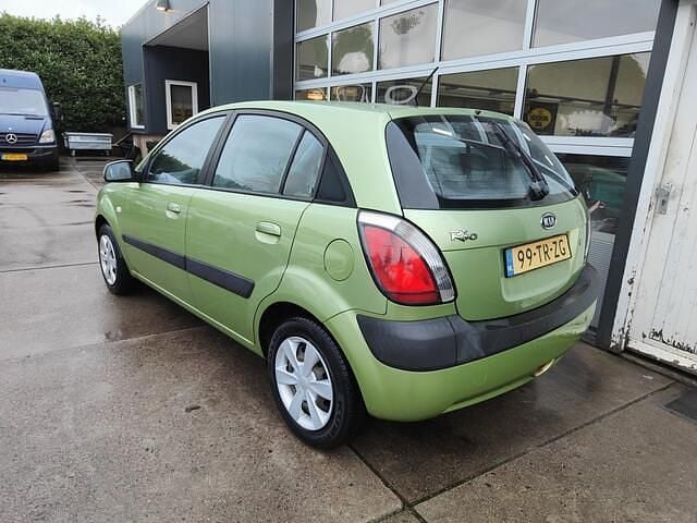 Occasion Kia Rio 97 PK (71 kW) 2007 Groen Hatchback