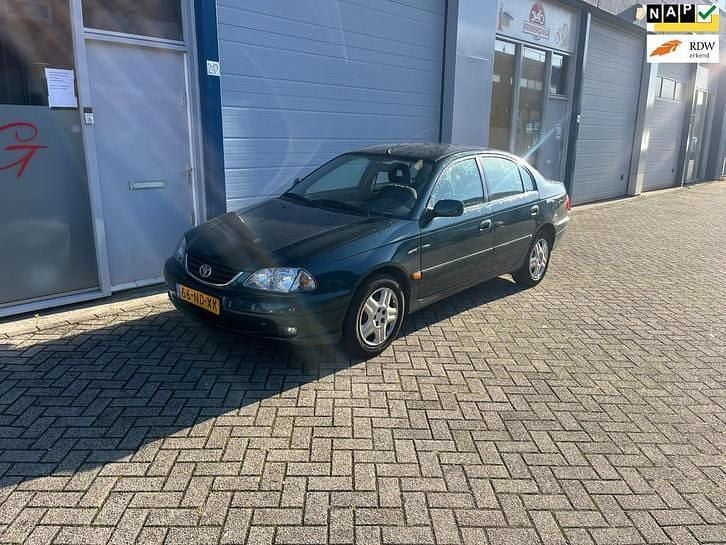 Gebruikt 2003 Toyota Avensis Luna | € 2.995 - Afbeelding 1/1