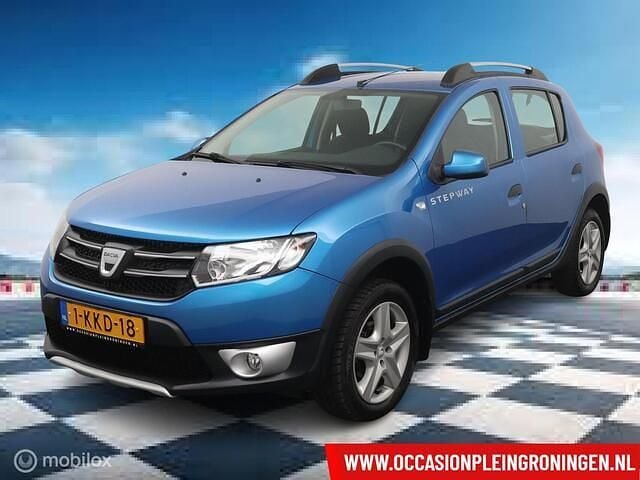 Blauw Gebruikt 2013 Dacia Sandero Lauréate Hatchback | € 5.950 (Eerlijke prijs) - Afbeelding 1/4