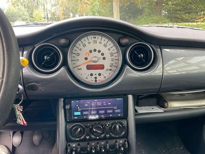 Grijs Gebruikt 2005 Mini ONE Hatchback | € 1.700 (Goede deal) - Afbeelding 1/4