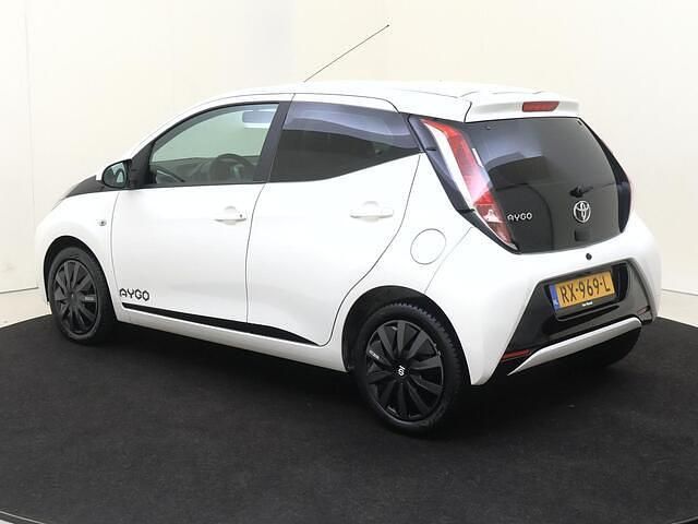 Occasion Toyota Aygo X-play 69 PK (50 kW) 2018 Wit Hatchback