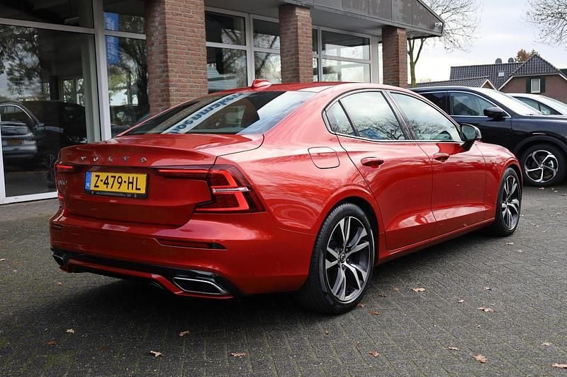 Occasion Volvo S60 R-Design 2019 Oranje Sedan