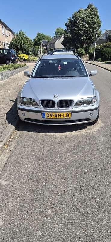 Gebruikt 2005 BMW 316 Lifestyle Stationwagen | € 2.500 (Iets duurder) - Afbeelding 1/4