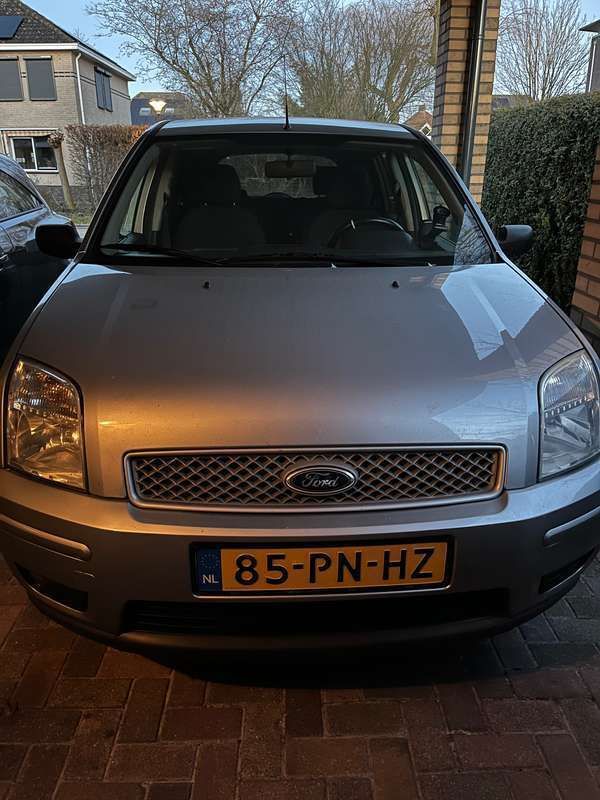 Gebruikt 2004 Ford Fusion Futura MPV | € 800 (Super prijs) - Afbeelding 1/1