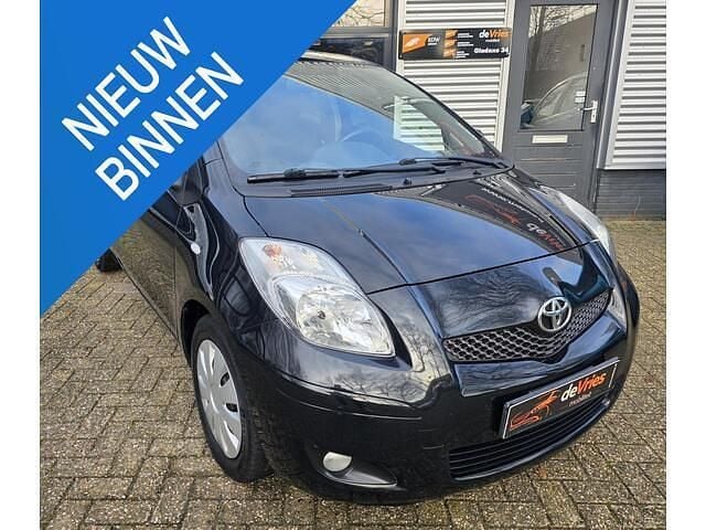 Zwart Occasion 2011 Toyota Yaris Executive Hatchback | € 6.250 (Eerlijke prijs) - Afbeelding 1/4