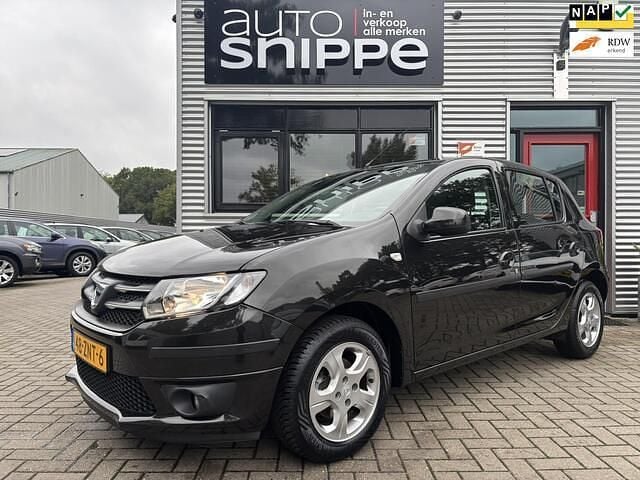 Zwart Gebruikt 2013 Dacia Sandero Lauréate Hatchback | € 4.950 (Eerlijke prijs) - Afbeelding 1/4