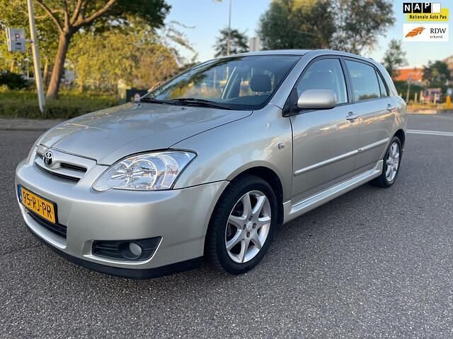 Grijs Gebruikt 2005 Toyota Corolla Hatchback | € 4.995 (Eerlijke prijs) - Afbeelding 1/4