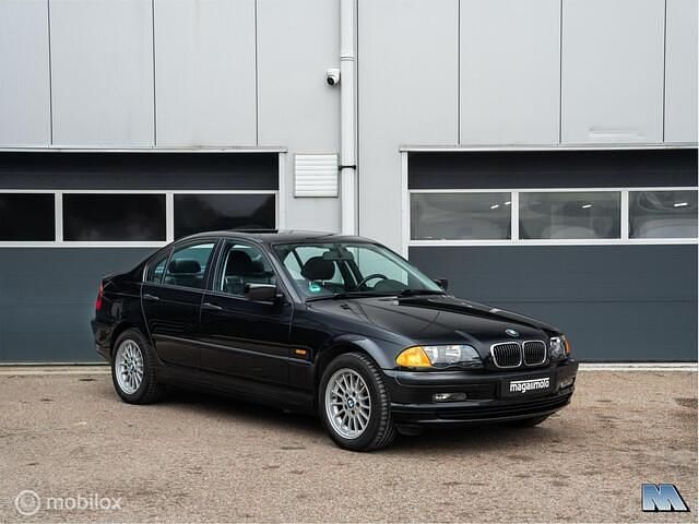 Zwart Gebruikt 1998 BMW 318 Executive Sedan | € 9.999 - Afbeelding 1/4