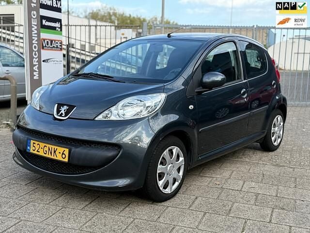 Grijs Gebruikt 2008 Peugeot 107 Hatchback | € 1.450 (Goede deal) - Afbeelding 1/4