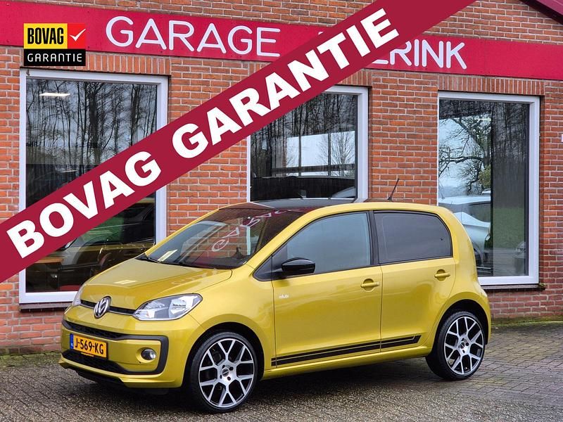 Geel Occasion 2017 VW up! CLUB Hatchback | € 9.750 (Iets duurder) - Afbeelding 1/4