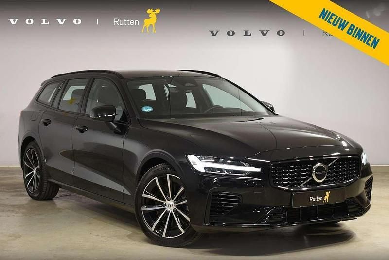 Zwart Gebruikt 2024 Volvo V60 Plus Stationwagen | € 50.840 (Iets duurder) - Afbeelding 1/4