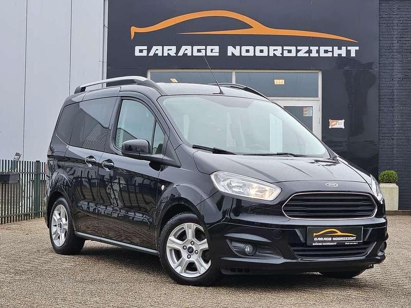 Occasion Ford Tourneo Courier Titanium 101 PK (74 kW) 2015 Zwart MPV
