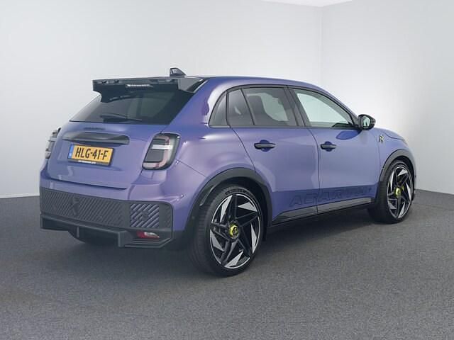 Occasion Abarth 600e Scorpionissima 206 kW (281 PK) 2025 Paars SUV