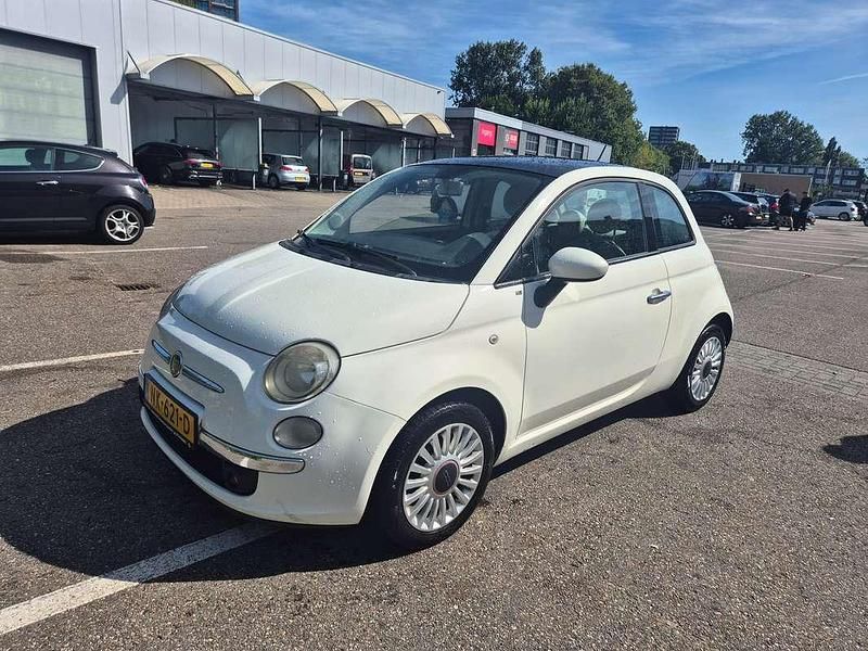 Wit Gebruikt 2011 Fiat 500 Lounge Hatchback | € 2.000 (Goede deal) - Afbeelding 1/4