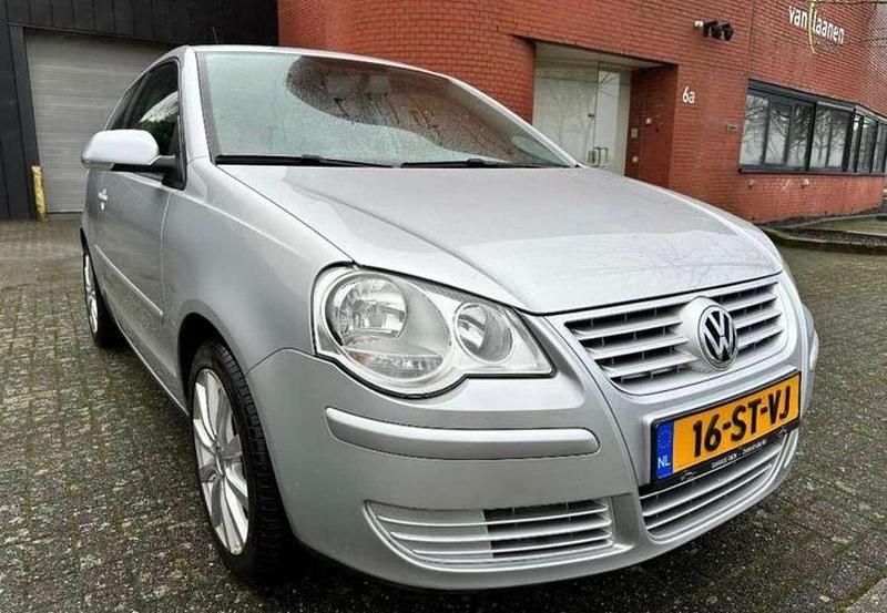 Occasion VW Polo 75 PK (55 kW) 2006 Grijs Sedan