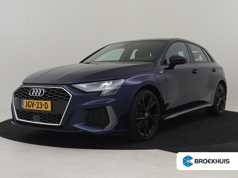 Blauw Gebruikt 2021 Audi A3 Sportback Advanced Hatchback | € 28.900 (Duur) - Afbeelding 1/4